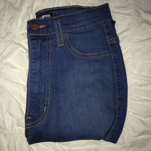 ✨CLASSIC FASHION NOVA MEDIUM WASH JEANS✨